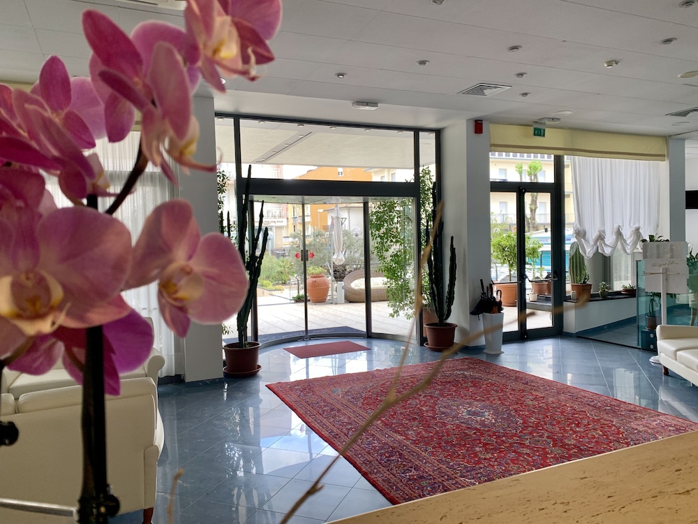 Hotel Nord Est 37/66