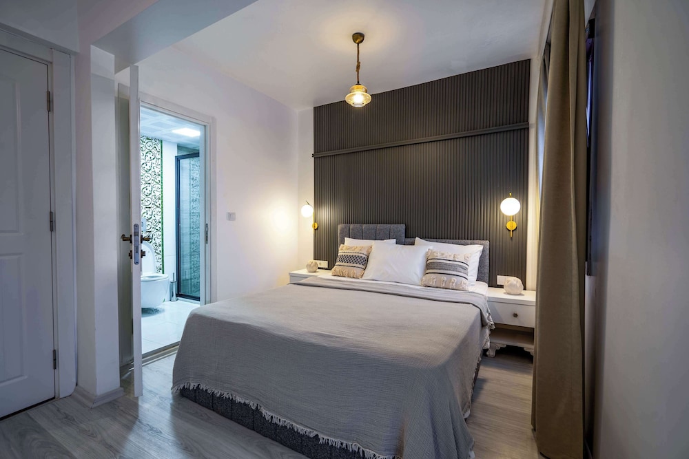 Bugra Alacati - Adults Only 12/42