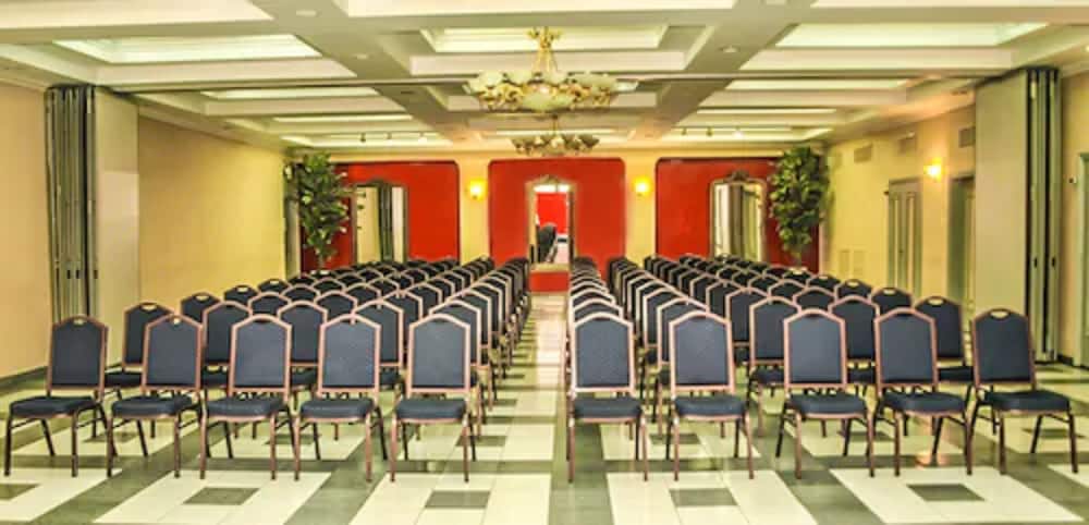 Le Plaza Hotel 54/70