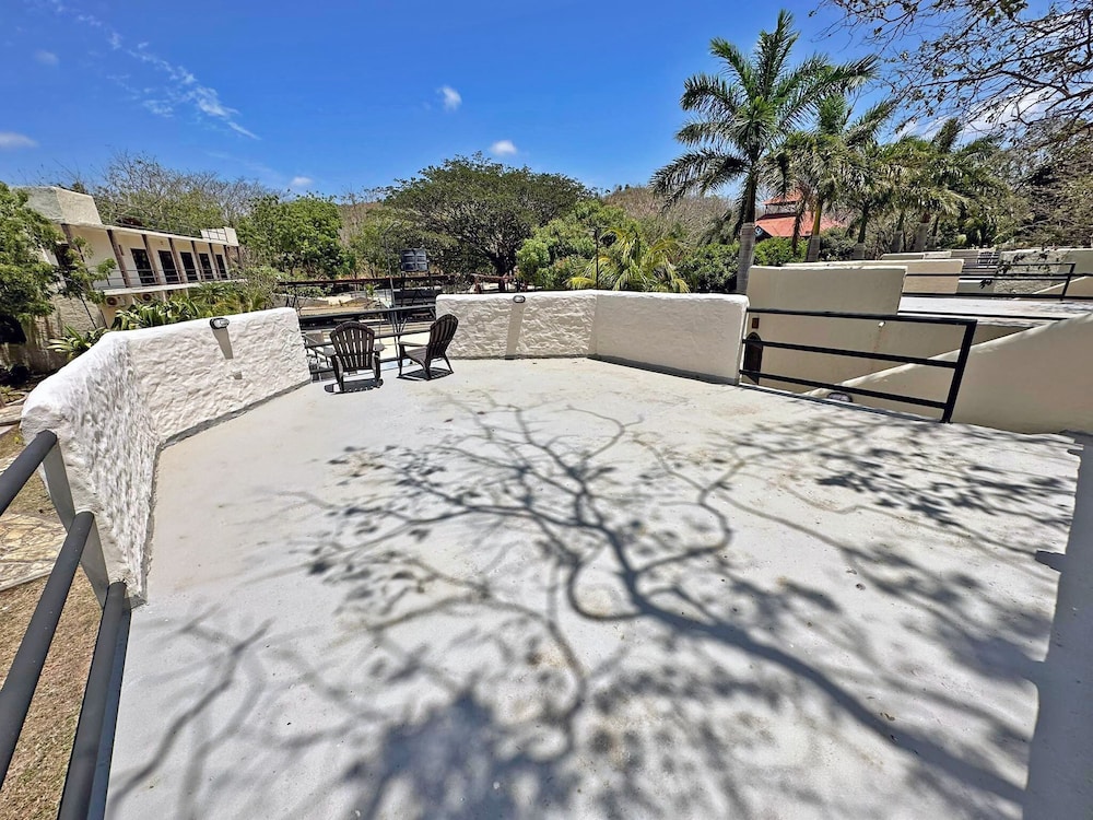 Surf Ranch Hotel & Resort 37/68