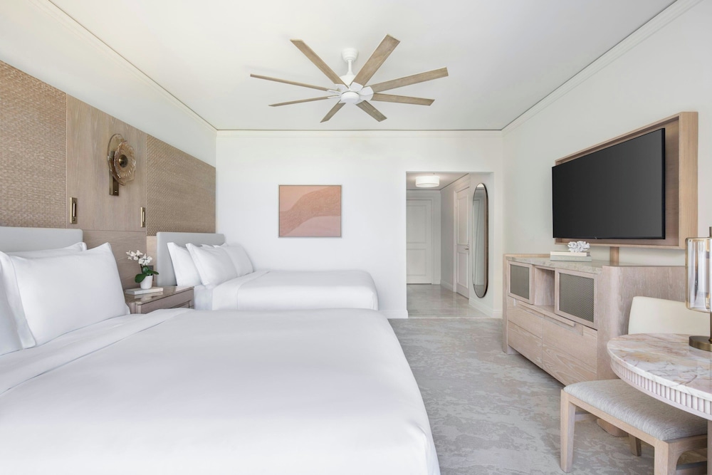 Club, 2 Queen Beds, Ocean Front 6/9