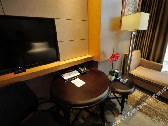 Qinchuan Hotel 46/55