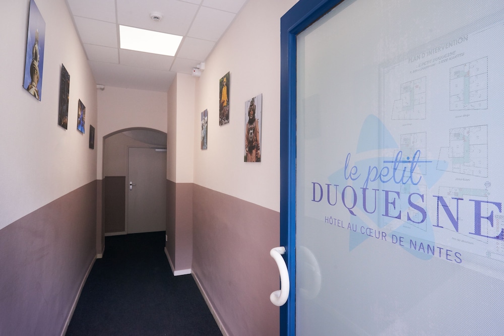Hotel Le Petit Duquesne 35/38