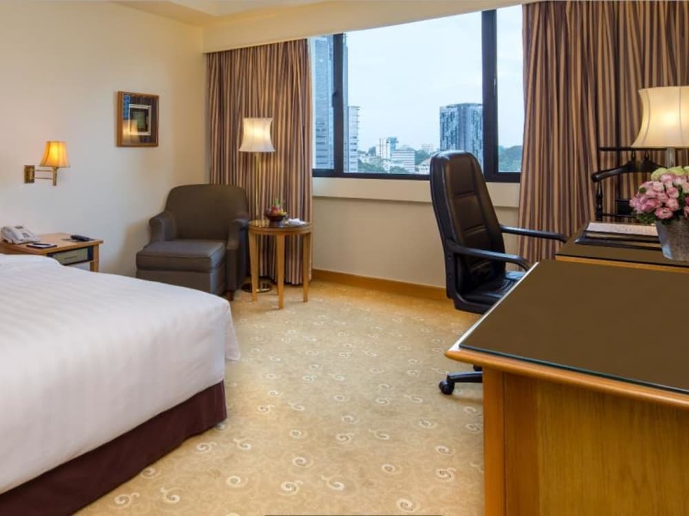 Saigon Prince Hotel 36/71