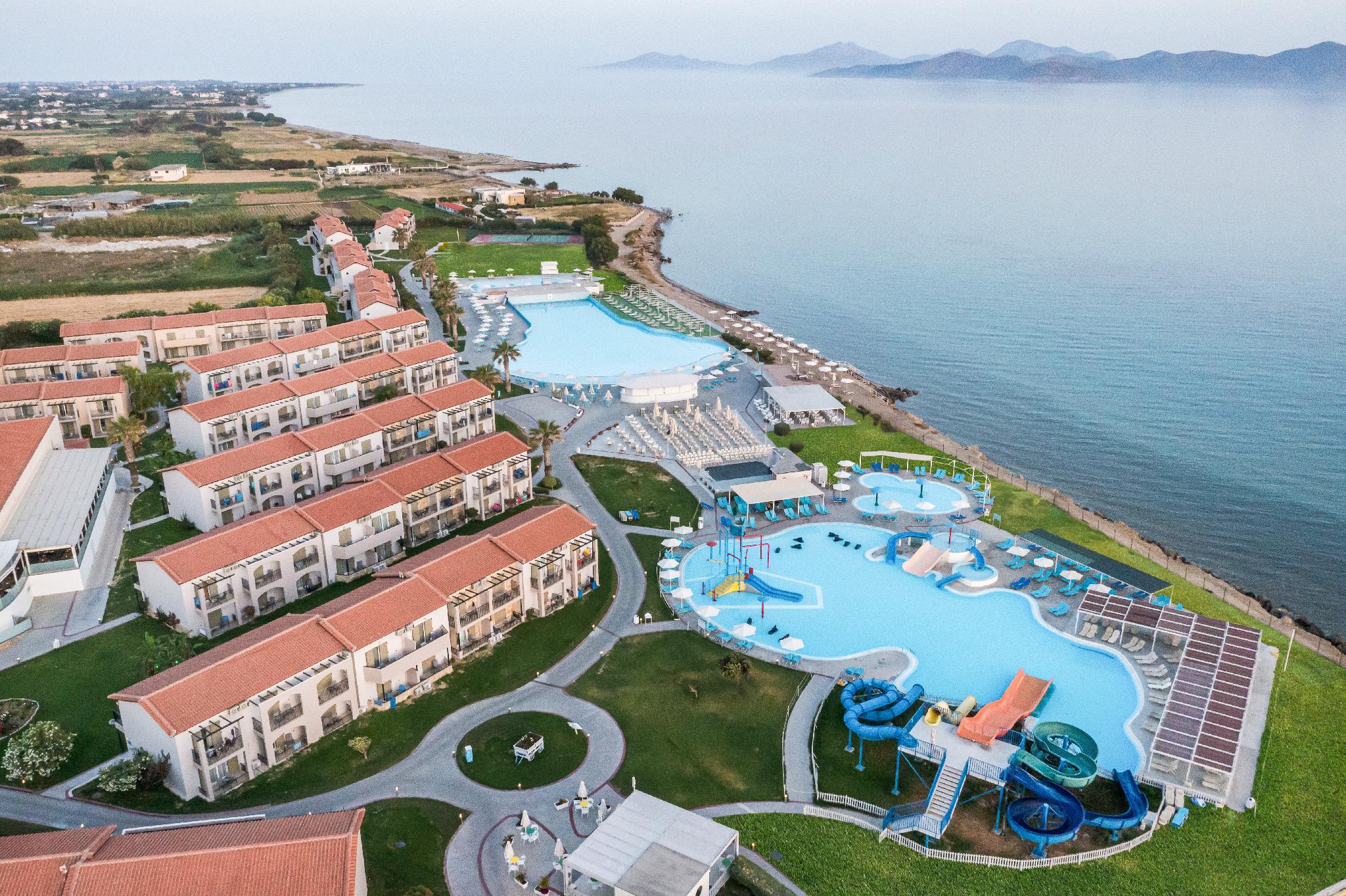 White Olive Marine Aquapark in Tingaki