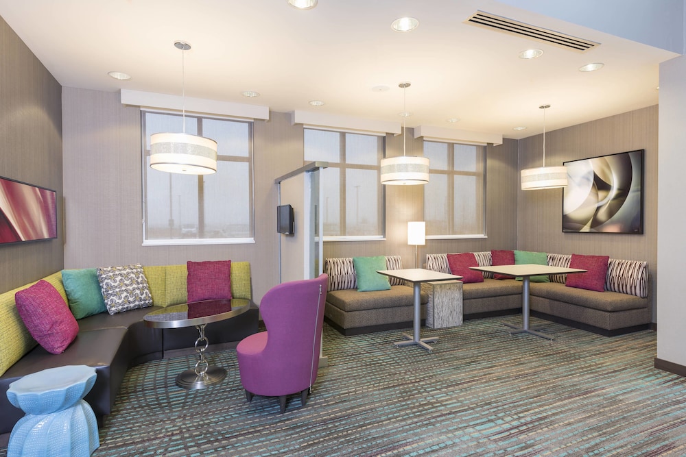 Residence Inn Milwaukee West 26/34