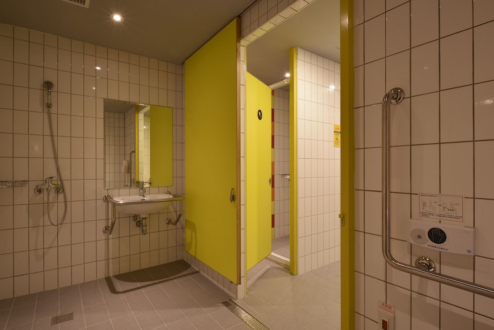 Taipei Travelers International Hostel 31/34