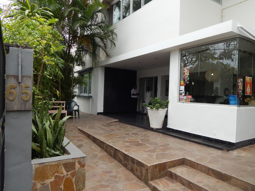 Jacaranda Guesthouse 3/31