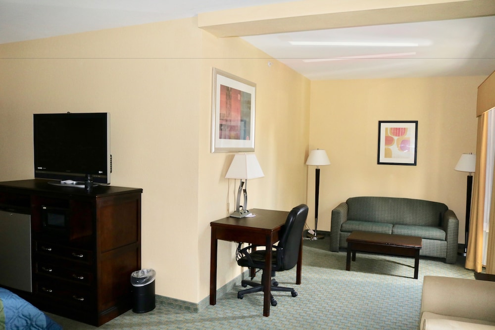 Ambassador Inn and Suites Tuscaloosa 54/57