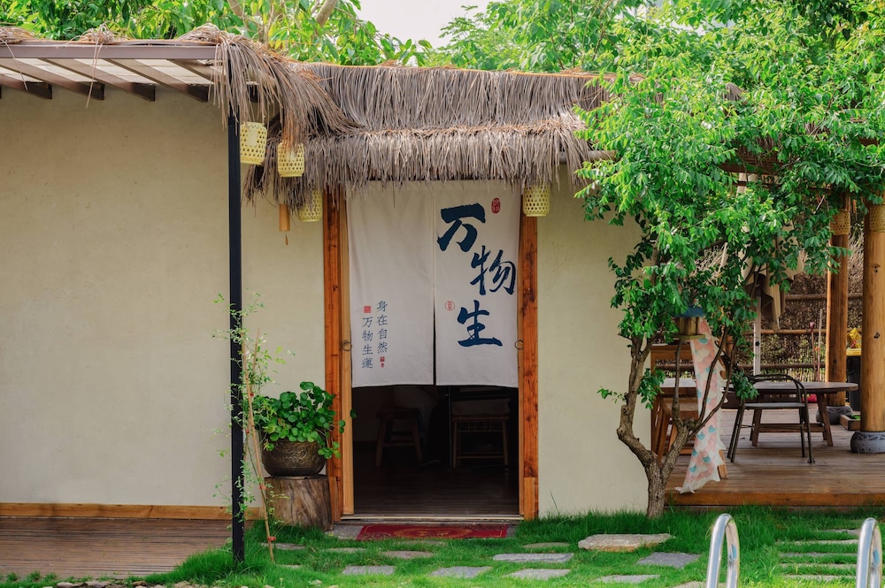 Yangshuo Zen Garden Resort 4/99