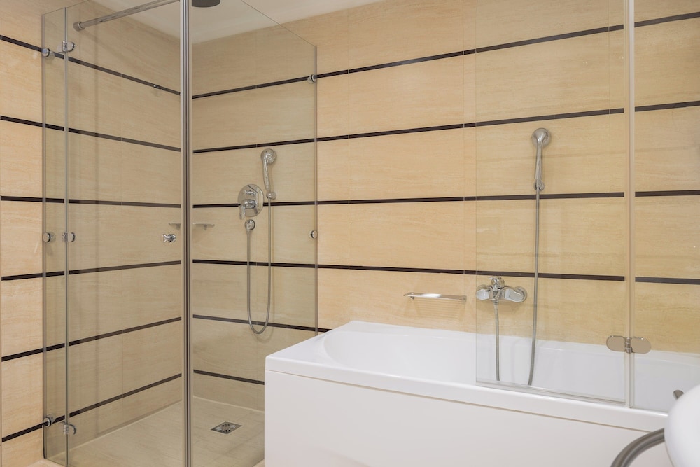جناح بغرفة نوم واحدة، Le Meridien Lav 10/10