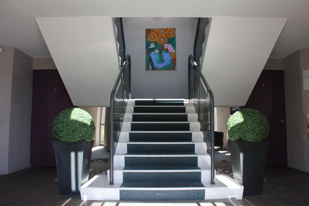 HOTEL NOVELLA CONFORT NANTES EST THE ORIGINALS CITY 46/51