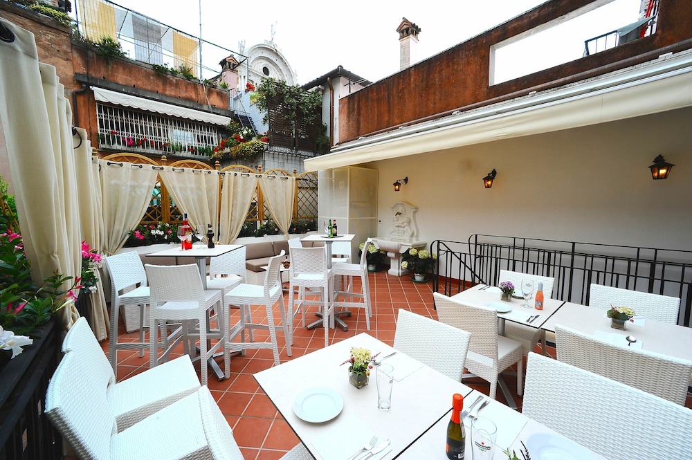 Hotel Fontana 21/28