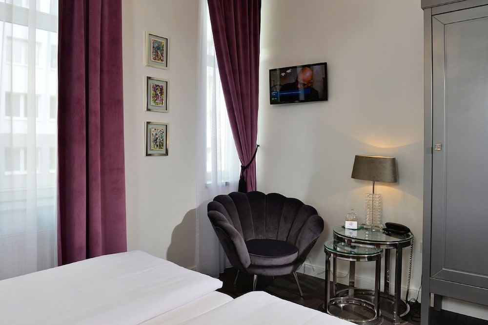 DOMSTERN HOTEL 19/64