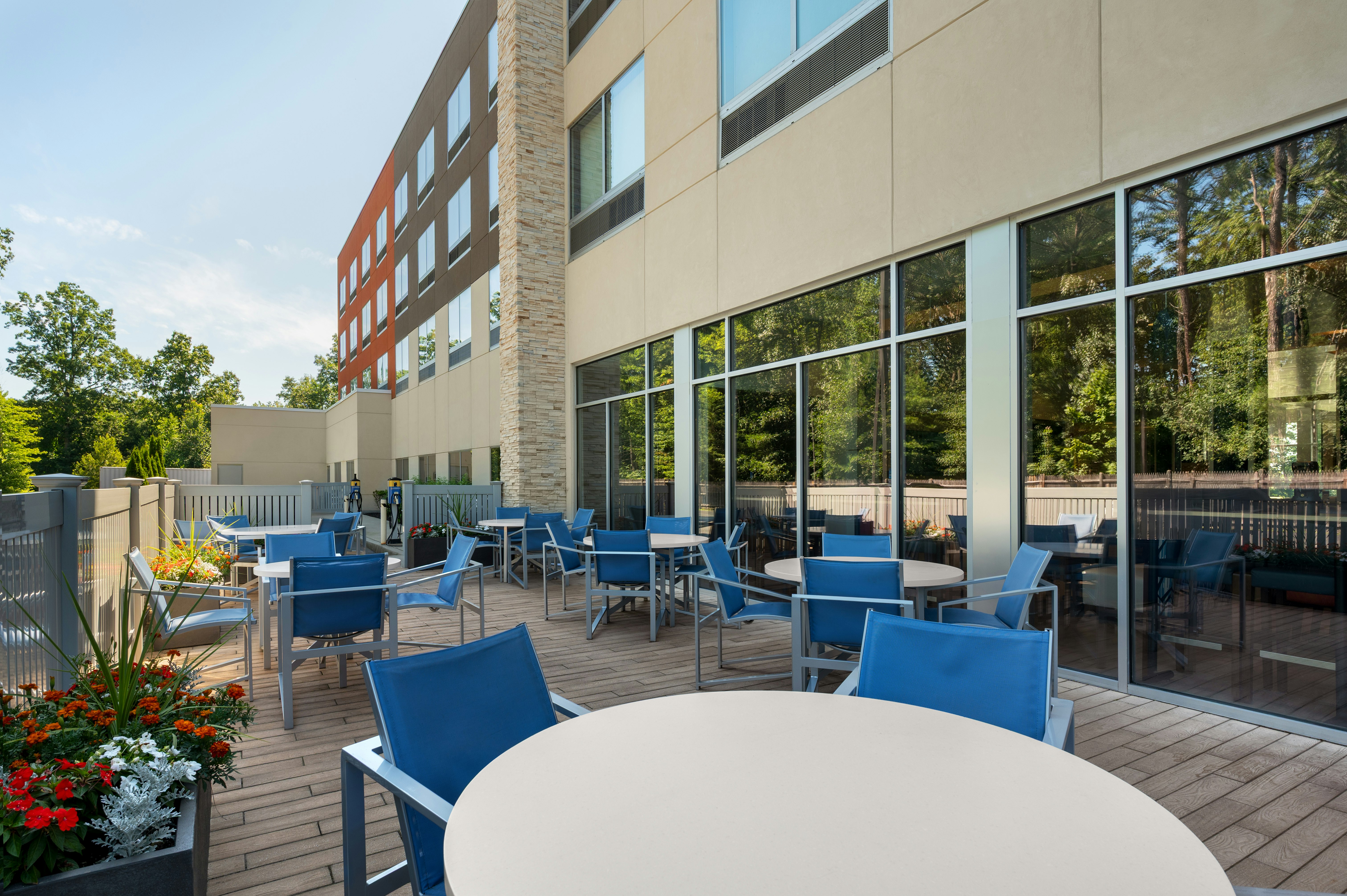 Holiday Inn Express & Suites Queensbury - Lake George Area 54/71