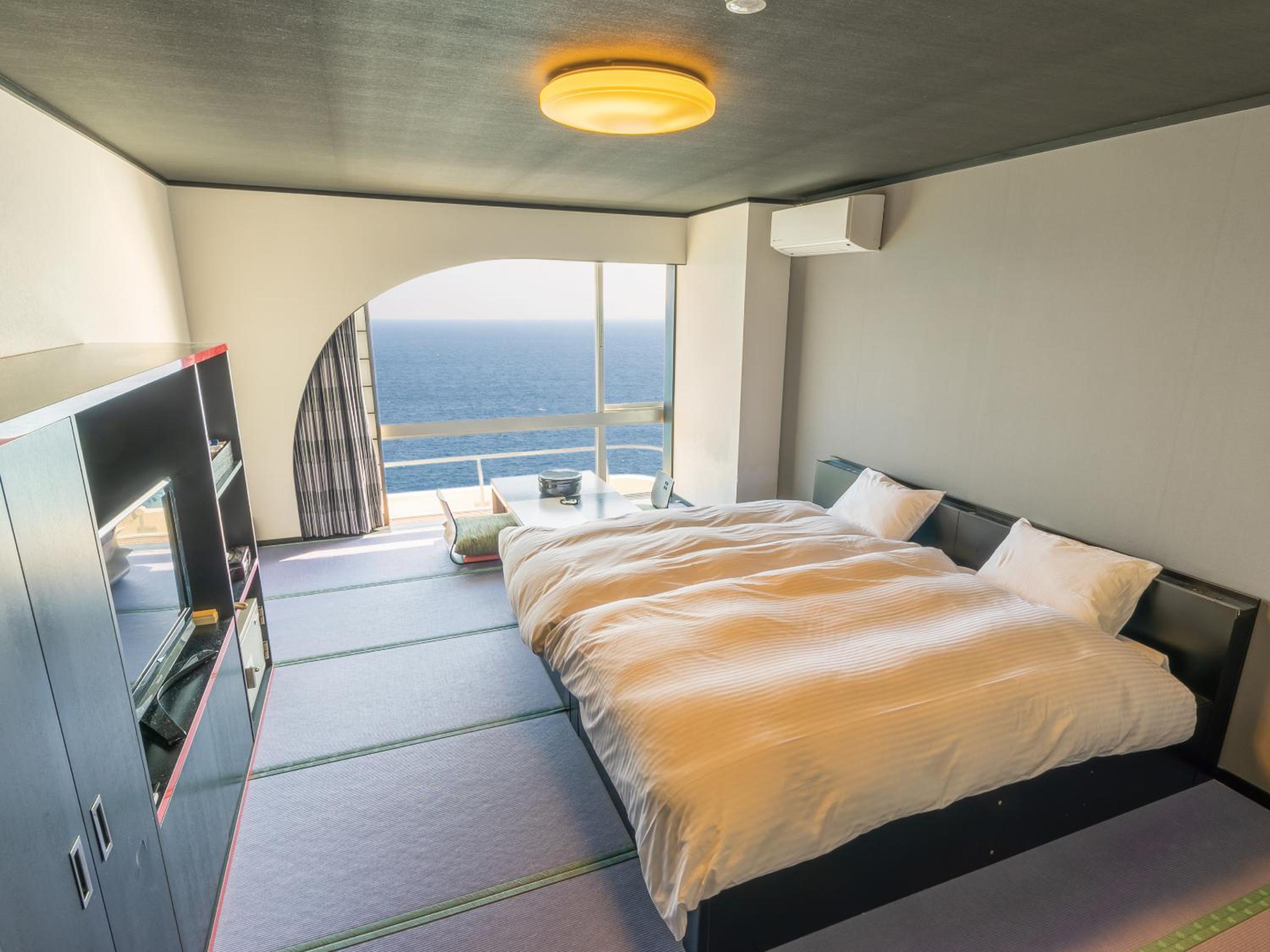 Standard, Twin Beds