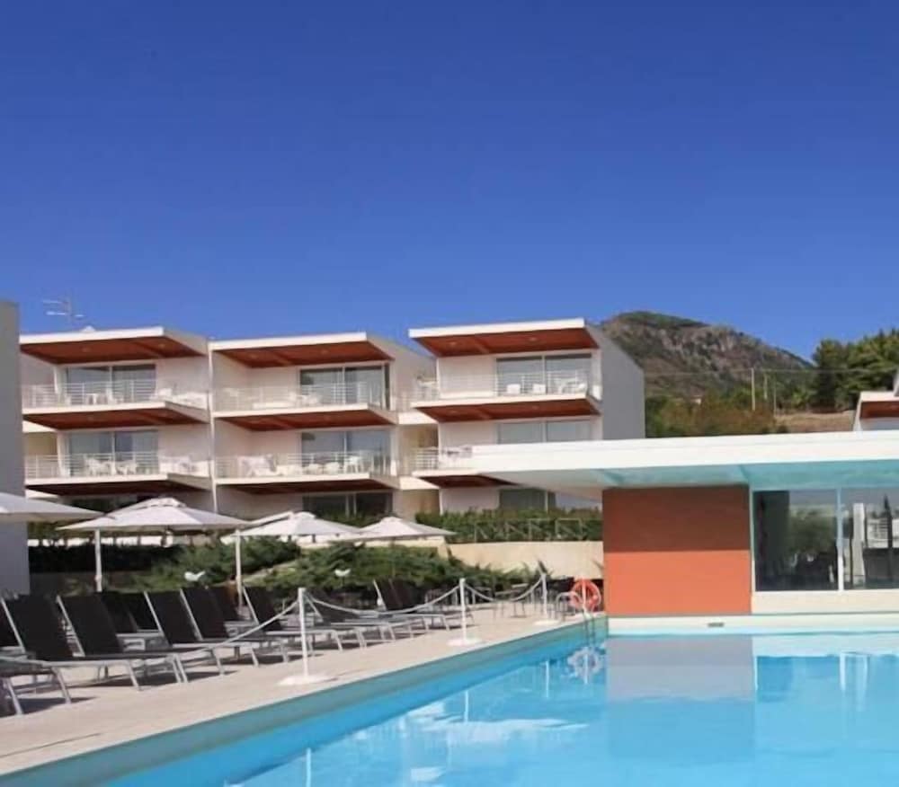 SPORTING CLUB RESORT 3/48