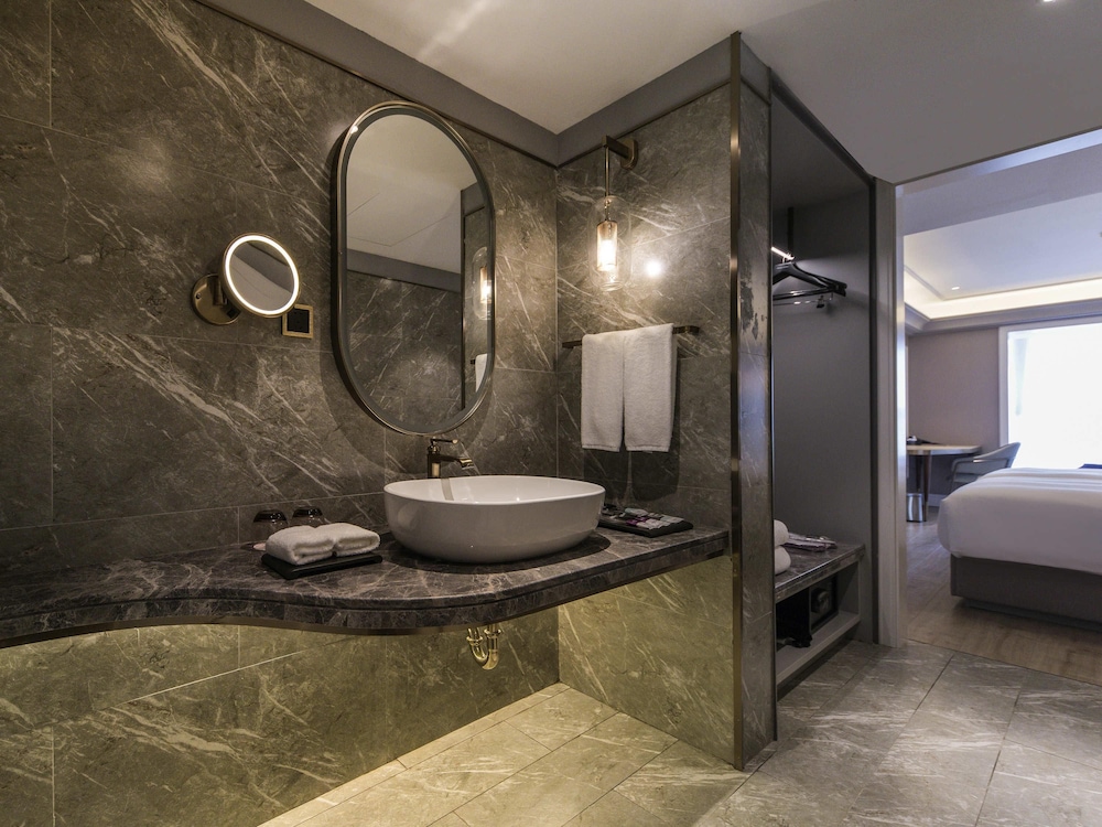 Mercure Xian Downtown 69/71