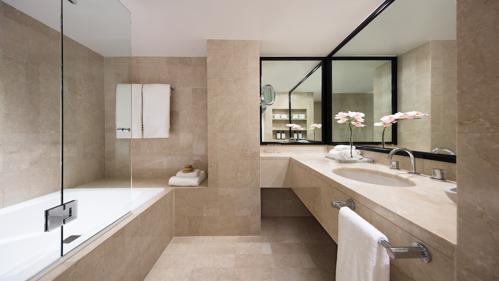 1 BEDROOM, CITY, CLUB, SUITE