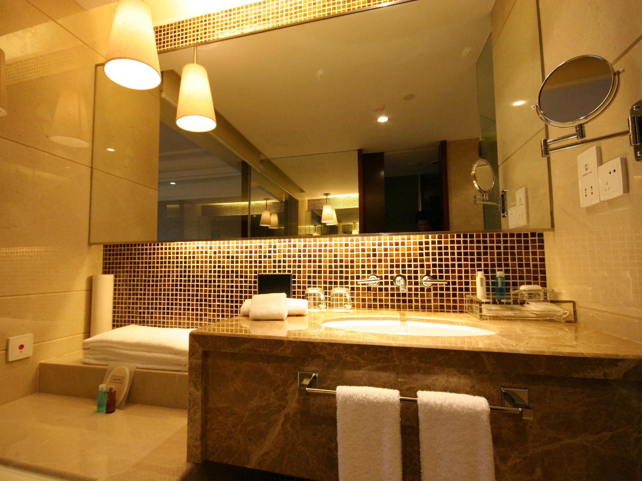 Zhangjiagang Guomao Hotel 40/42