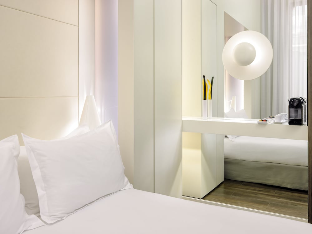 H10 Urquinaona Plaza Hotel 34/72