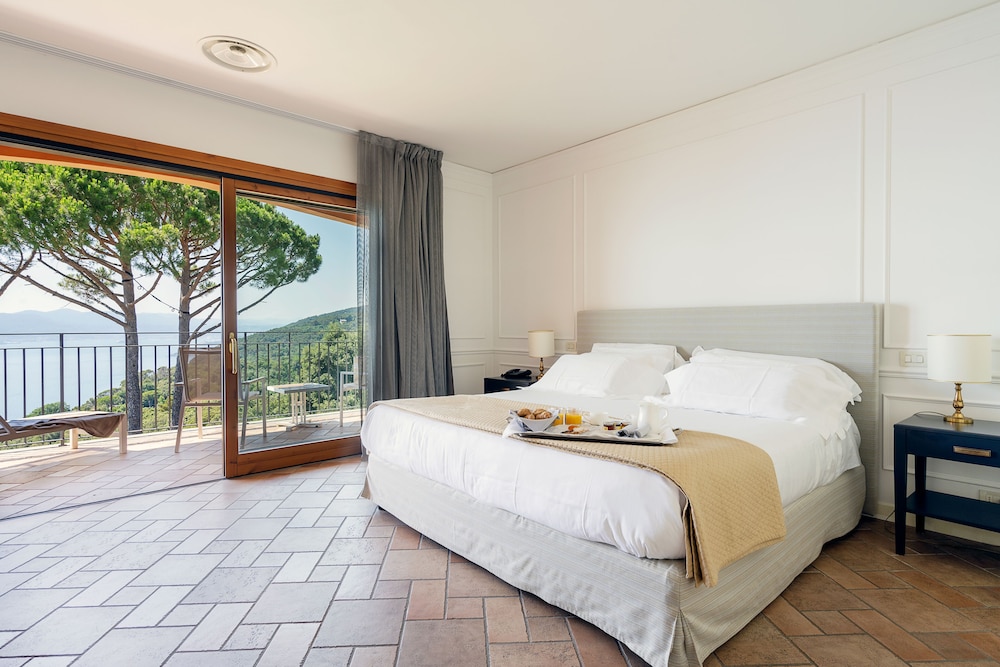 Golfo Dei Poeti Relais Spa 13/83