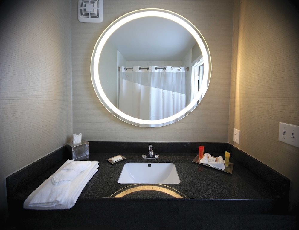 Surfbreak Oceanfront Hotel, Ascend Hotel Collection 27/61