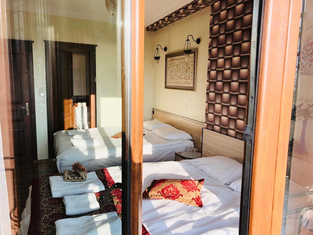 Theodian Hotel 25/74