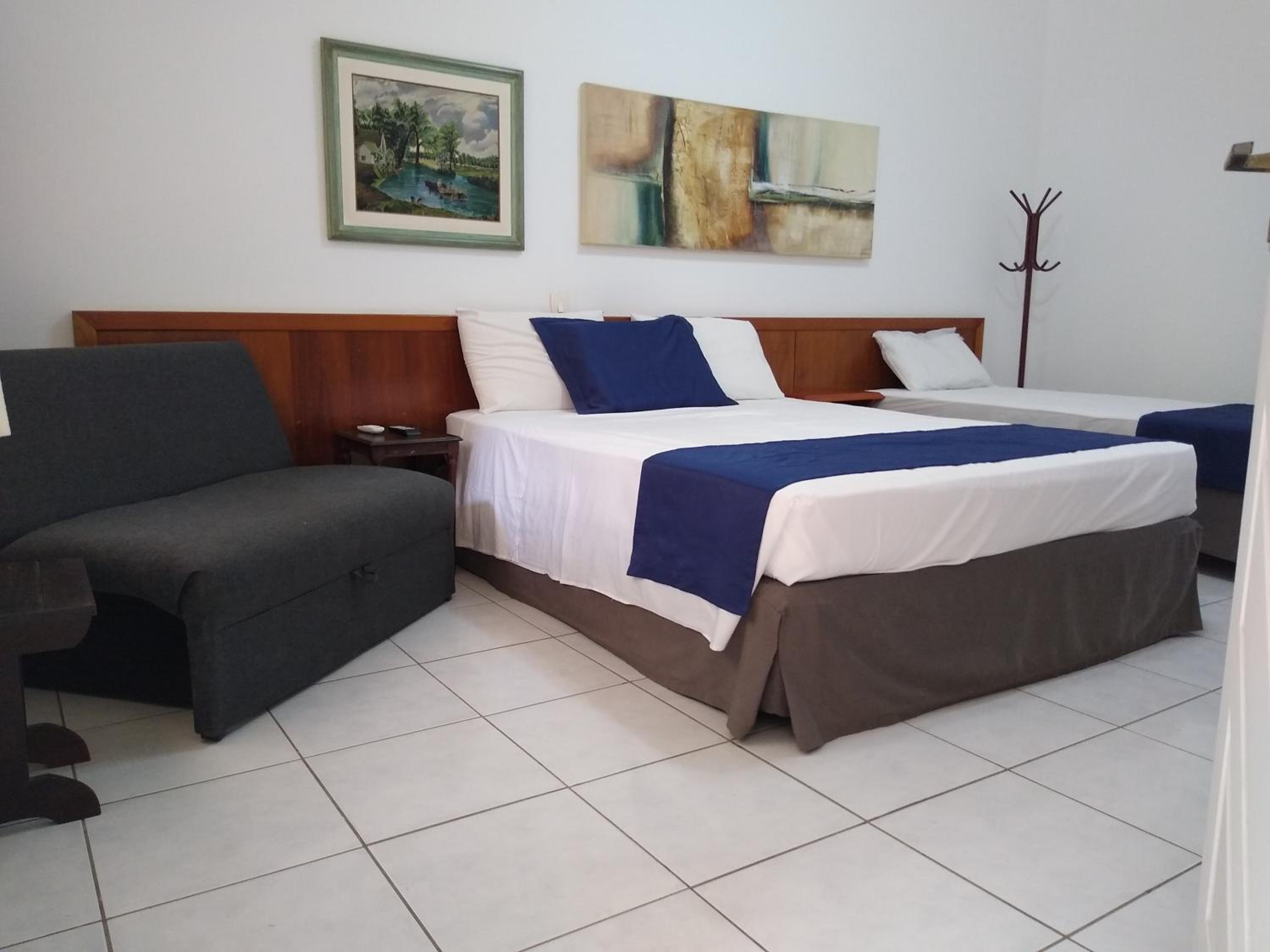 Riviera Service- Hotel Suites 209 e 308 10/35