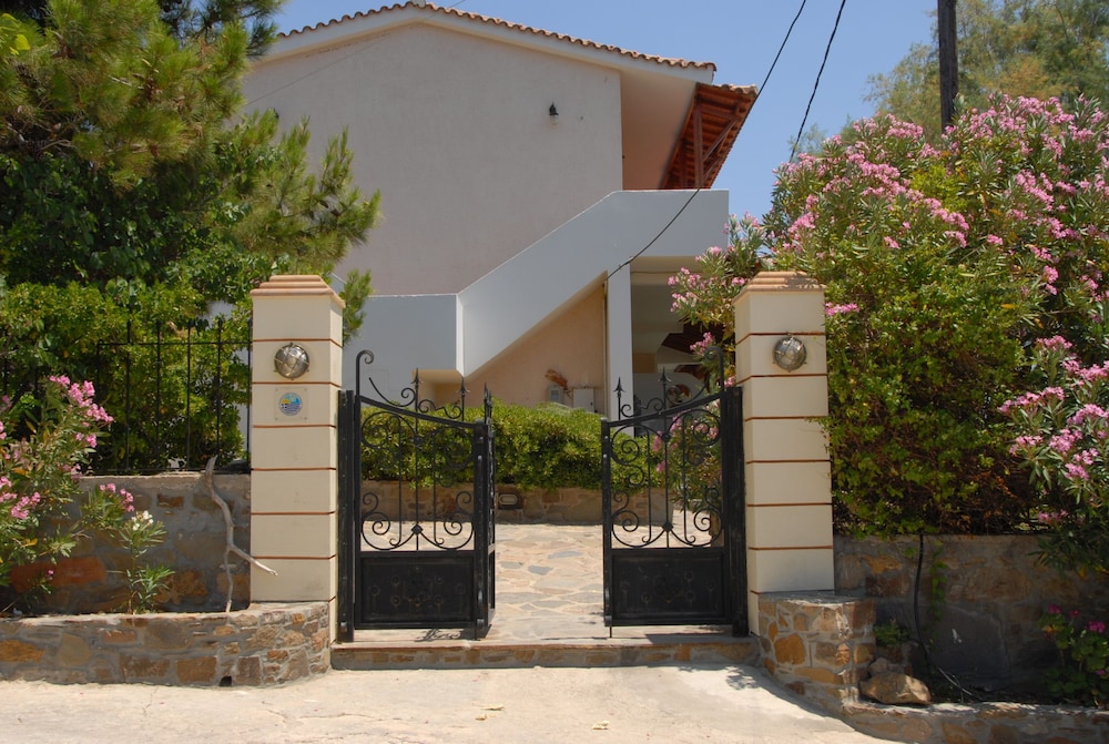 Zorbas Apartments 41/45
