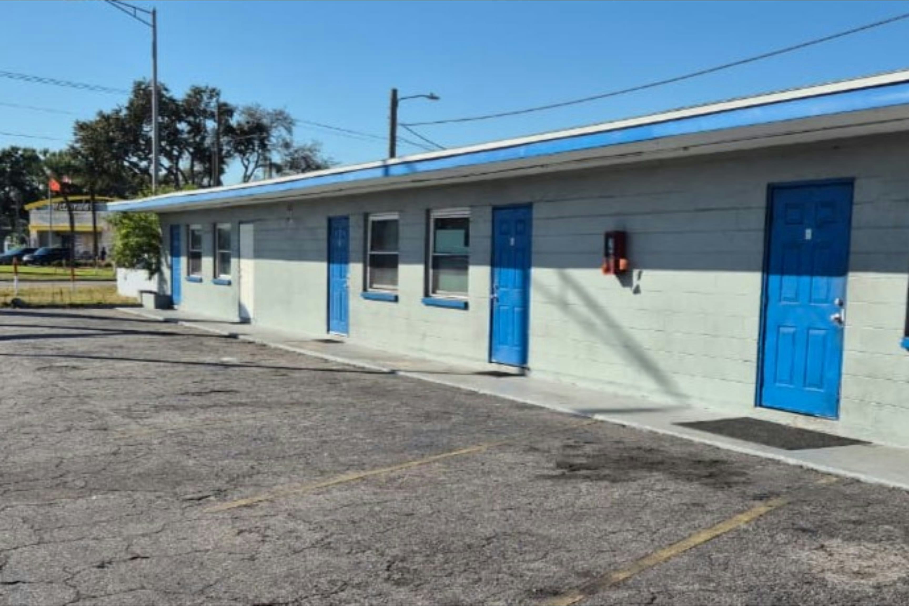 Base Motel By OYO South Tampa 29/32