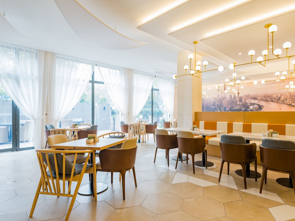 Atour Hotel Xi'an Giant Wild Goose Pagoda 53/68