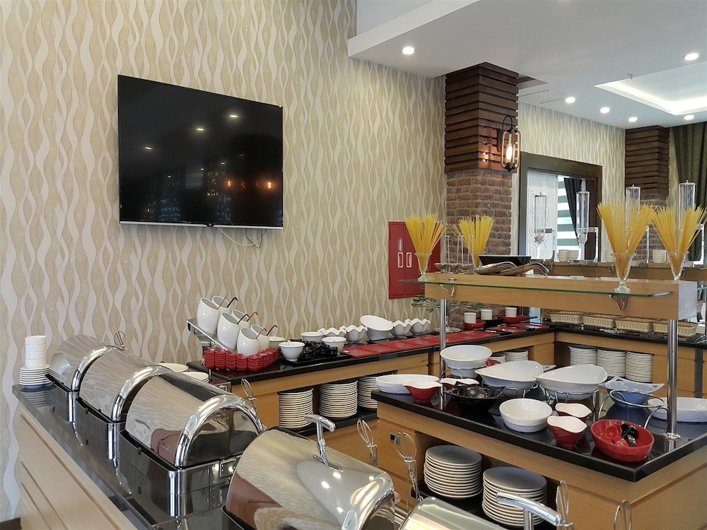 El Garden Hotel & Residence 25/33