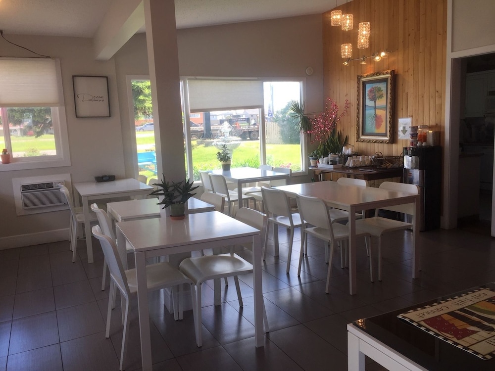 restaurant cafeteria