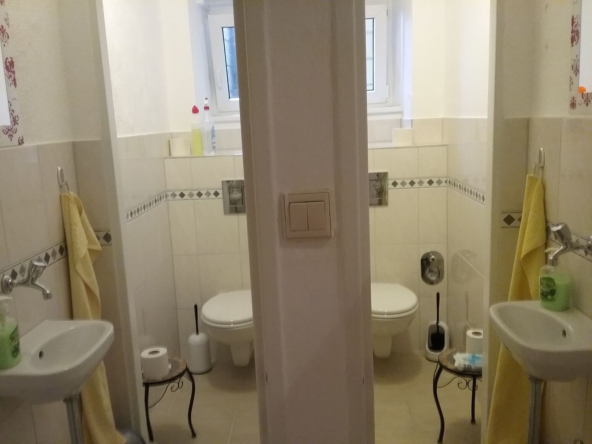COMFORT, QUADRUPLE, SHARED BATHROOM