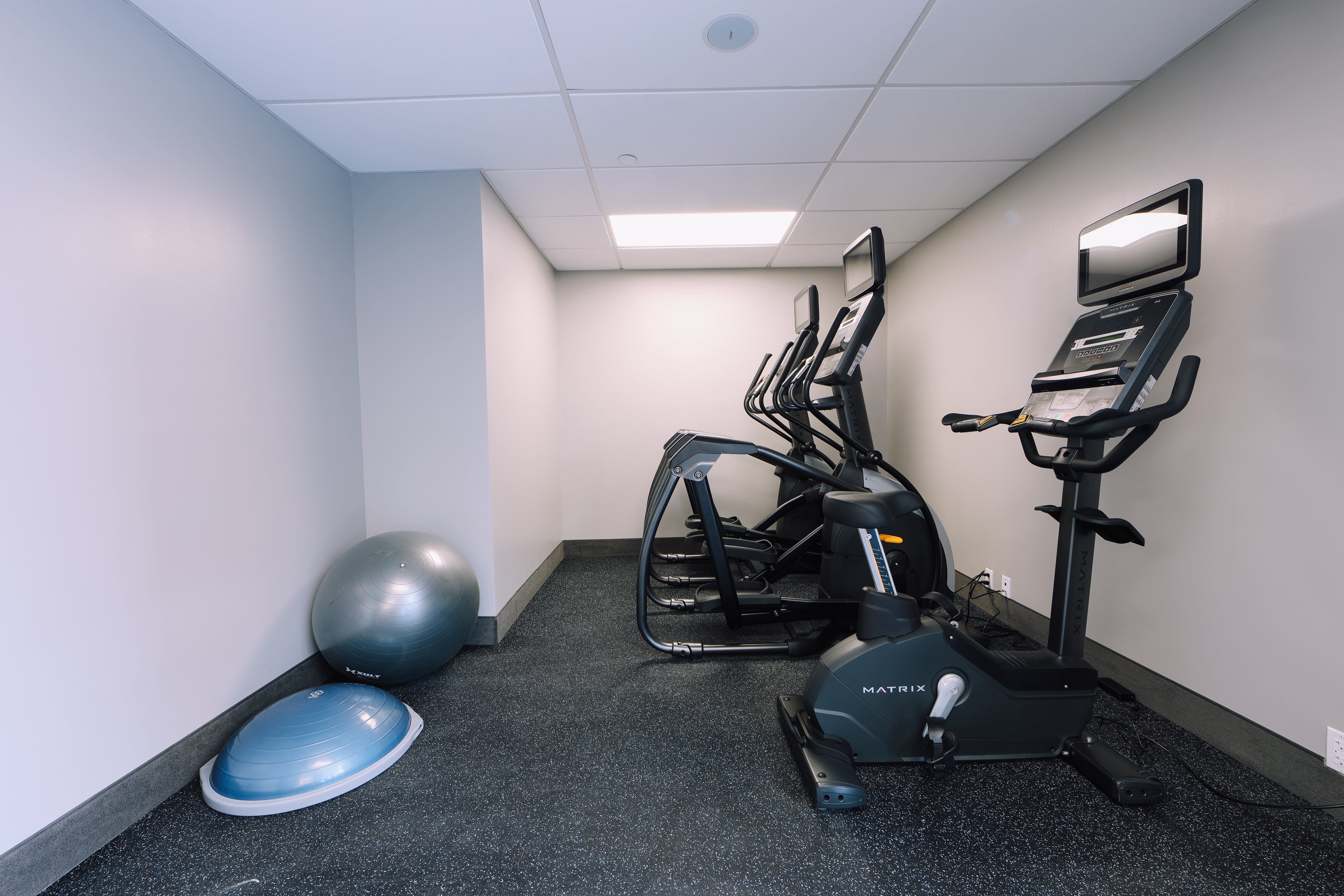 Holiday Inn Express Long Island City E New York, an IHG Hotel 28/48