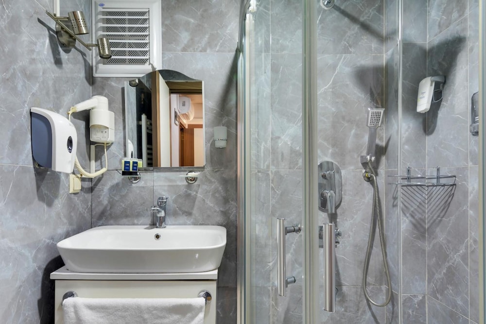 Castillo Luxury Rooms And Suites 36/38