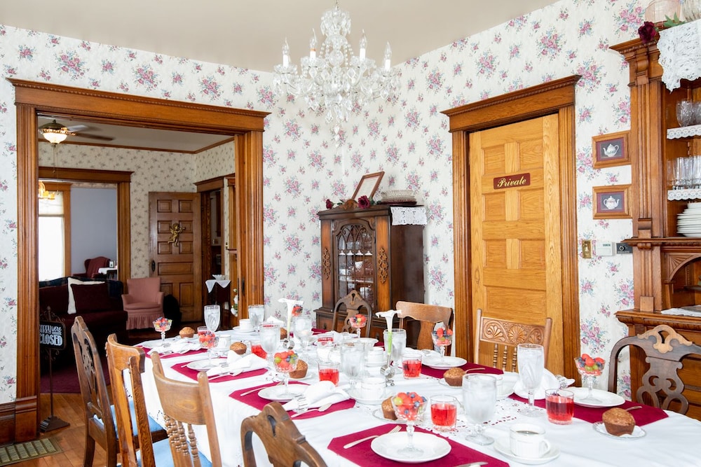 Garden Gate BnB 17/19