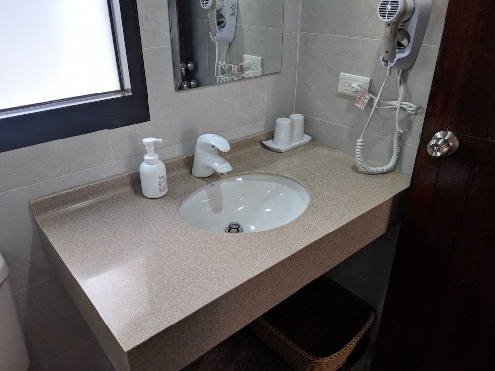 PENGHU BAY RESORT 42/45
