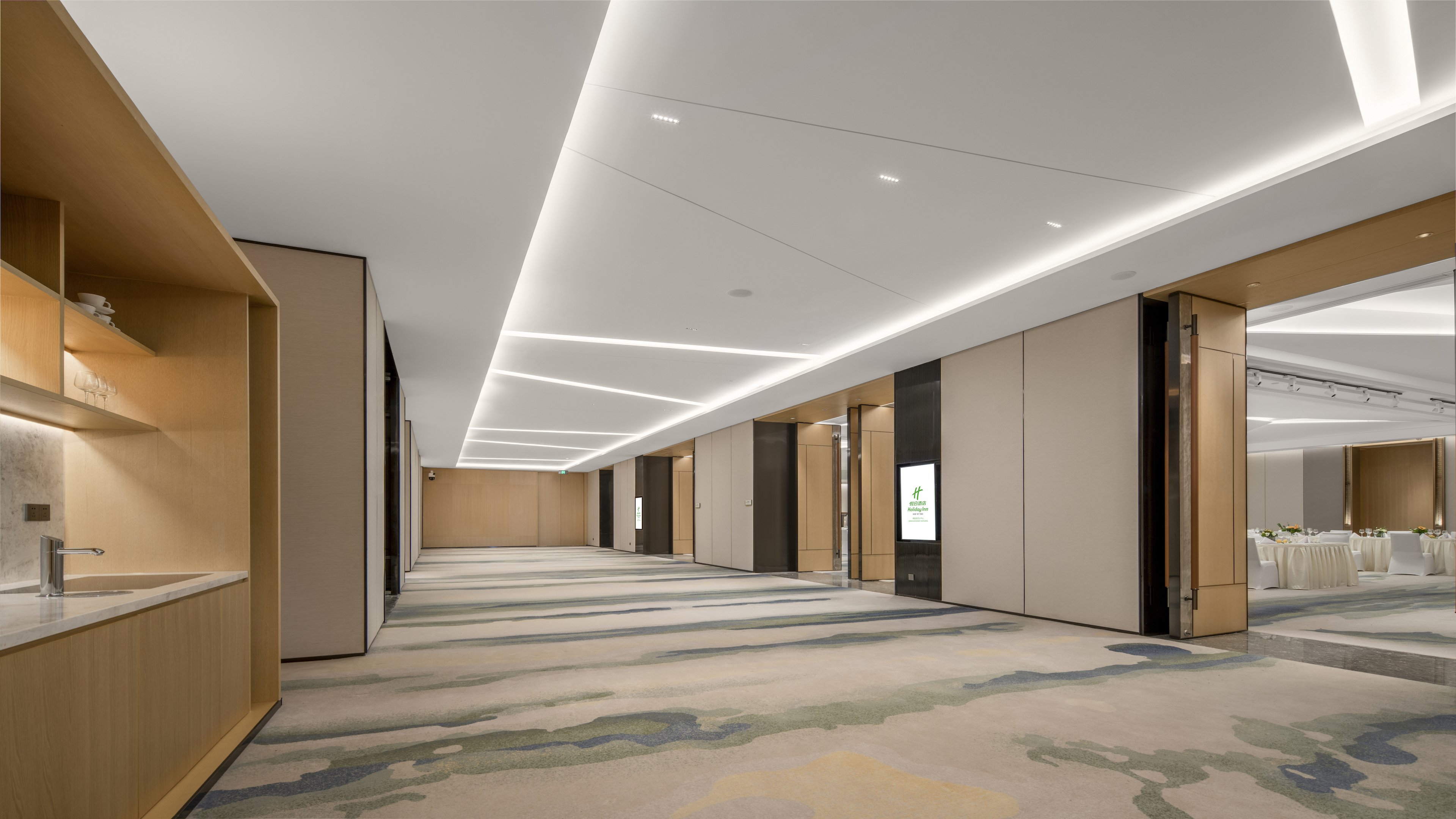 Holiday Inn Qinhuangdao Haigang 22/52