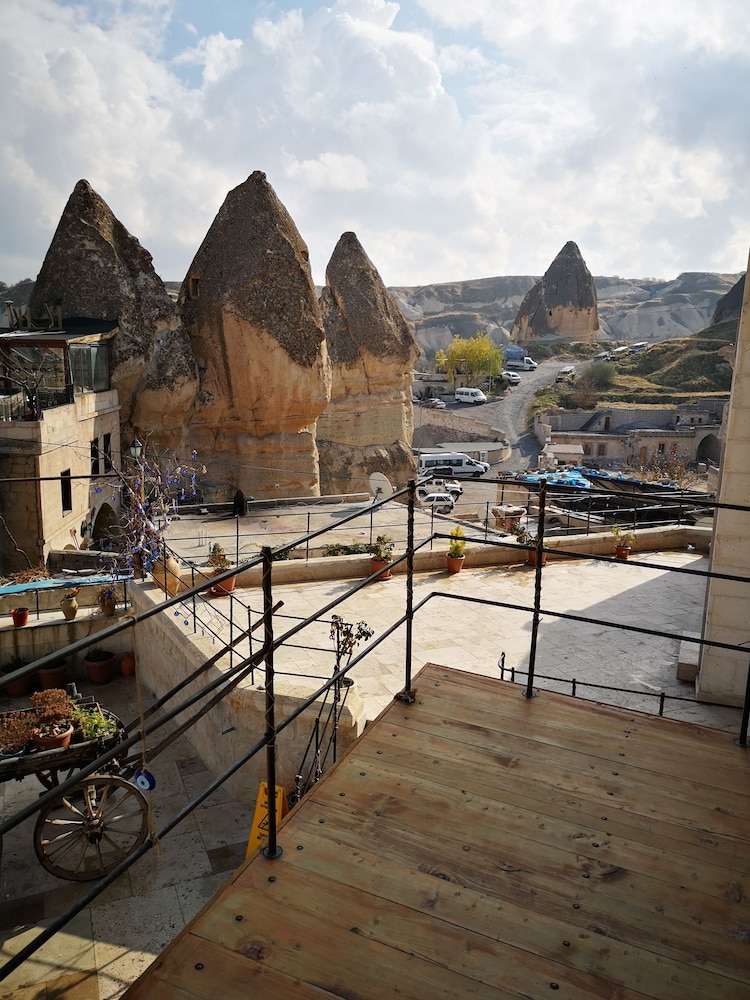 Mosaic Cave Hotel 36/50