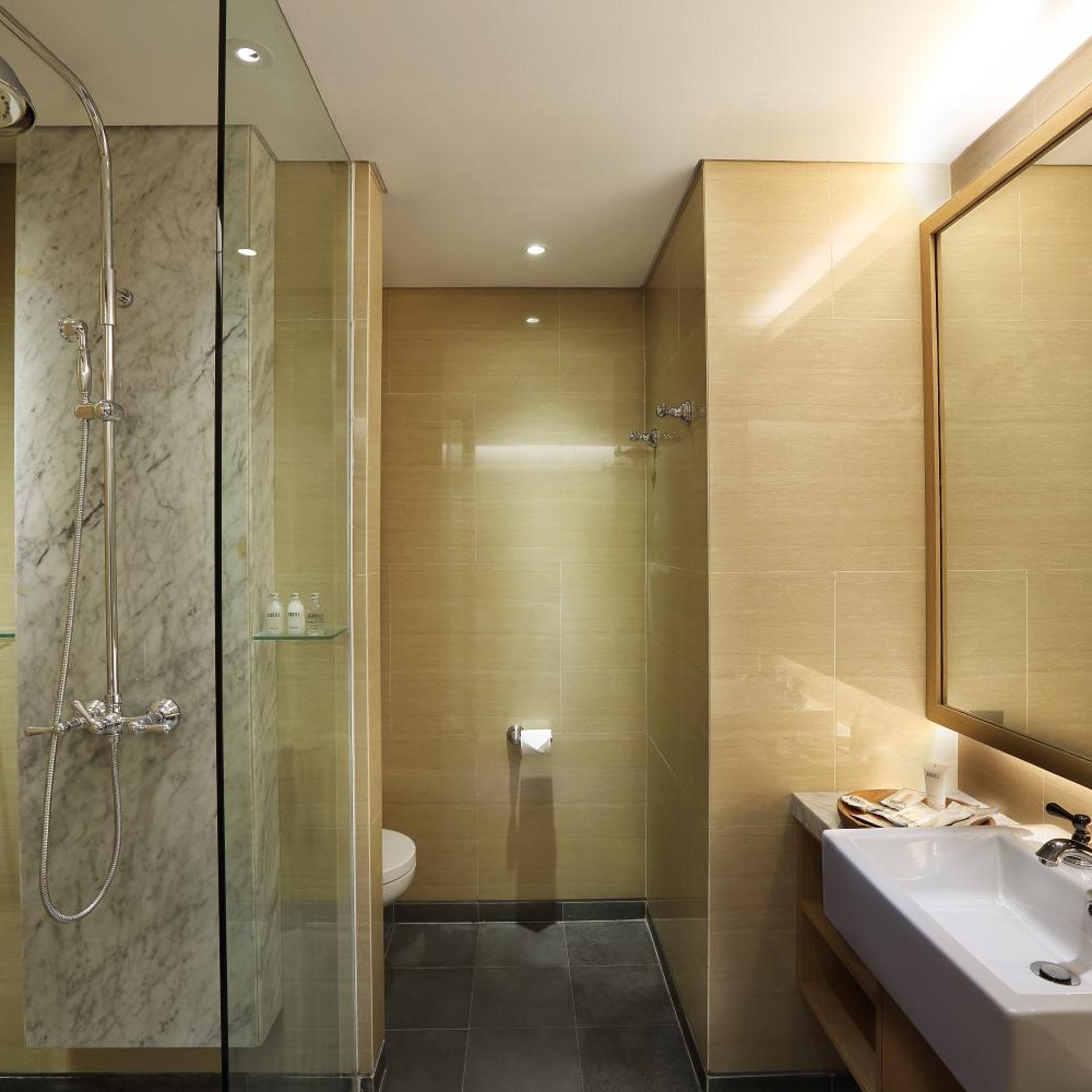 غرفة سوبيريور بسرير كينج، Ossotel Legian Bali 8/9
