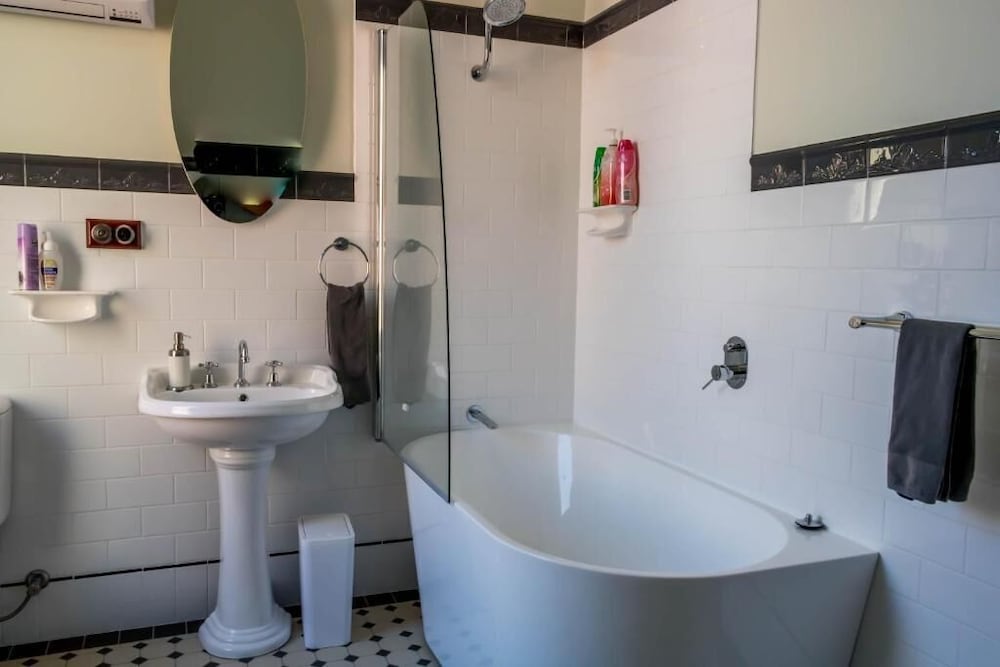 Fremantle Bed And Breakfast 44/45