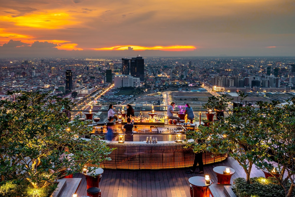 Rosewood Phnom Penh 19/76