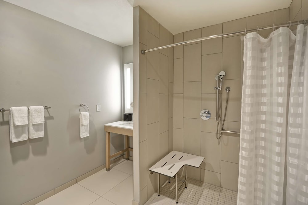 Hyatt Place Fresno 28/28