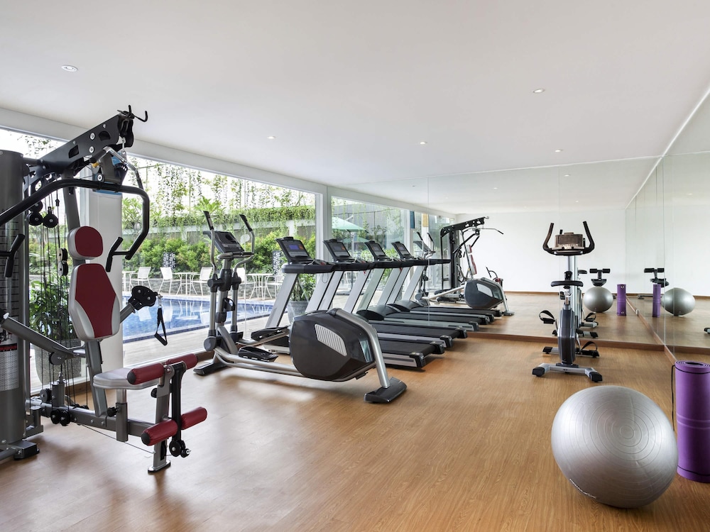 IBIS STYLES CIKARANG 23/35
