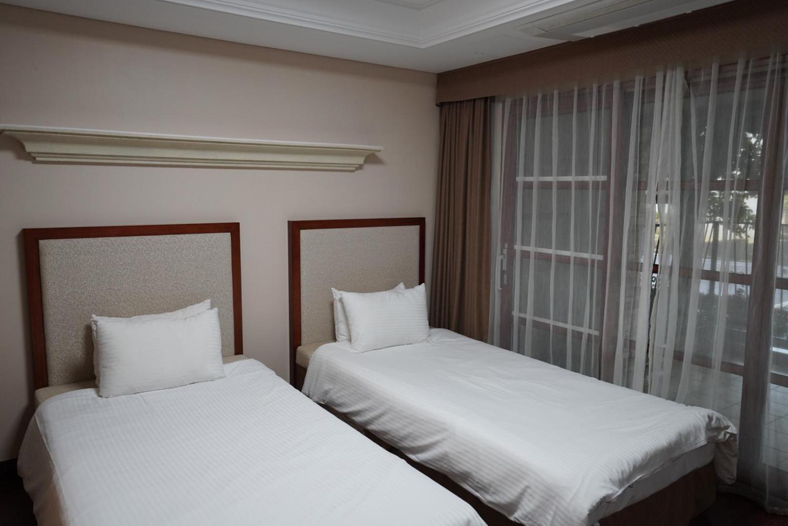 2 Bedrooms, Family Suite, Silver