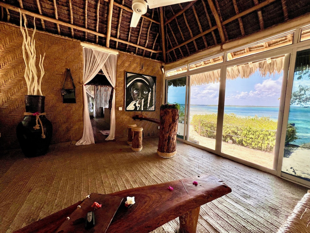 Rock And Sea Resort 38/50