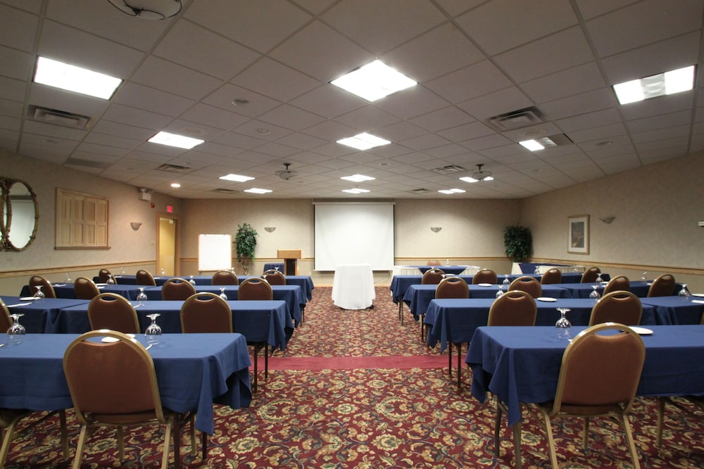 Fireside Inn Suites Portland Formerly Holiday Inn Portland West 31/33