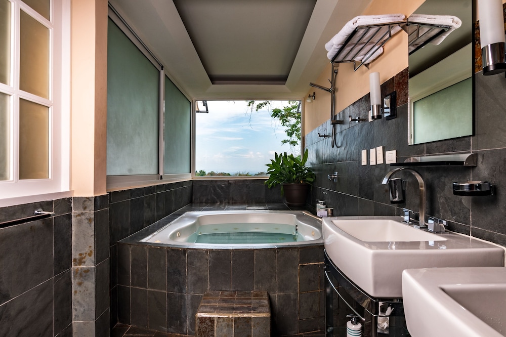 Gaia Hotel and Reserve 14/37
